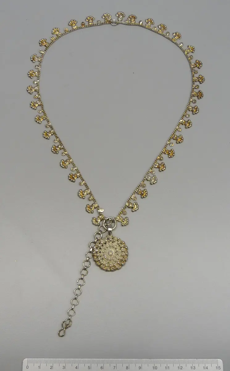 Stirnschmuck