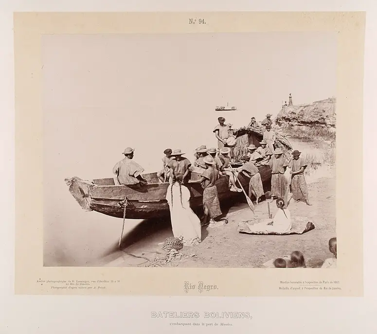 Gruppe von Flußschiffern und Boot