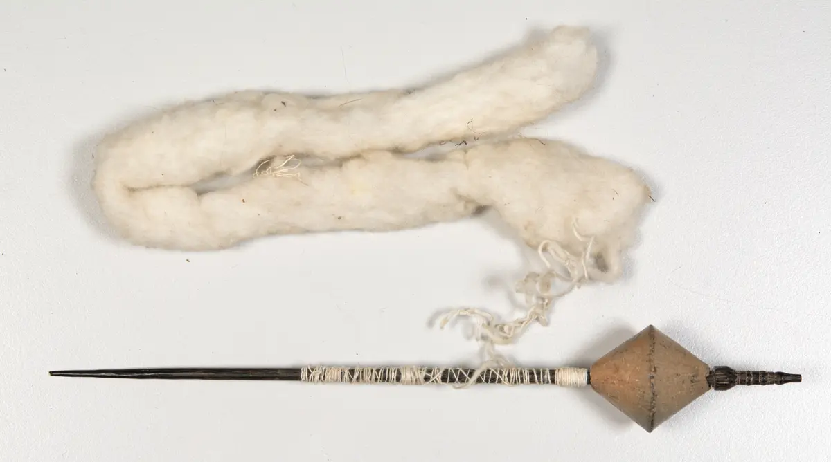 Spindle with cotton