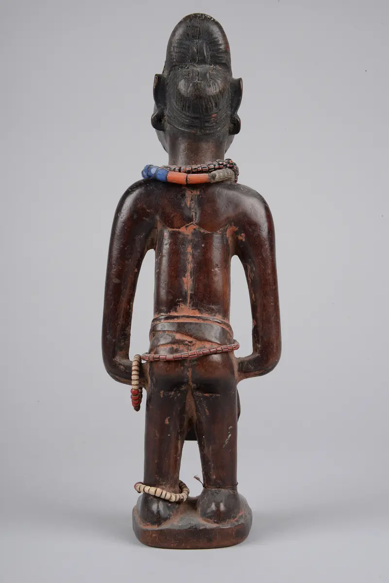 Männliche Ibeji Drillingsfigur