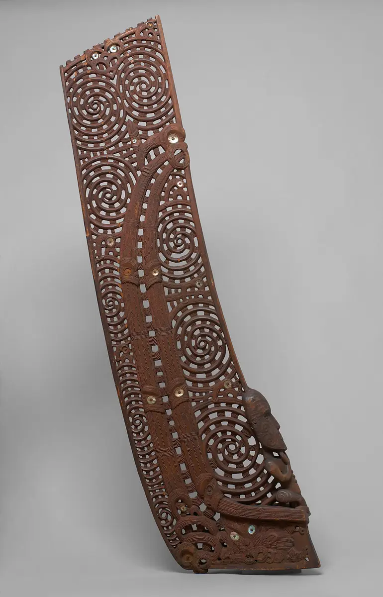 Heckverzierung eines Kriegskanus