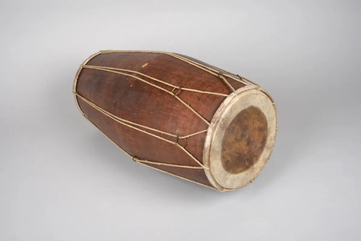 Schlaginstrument, Dholaka