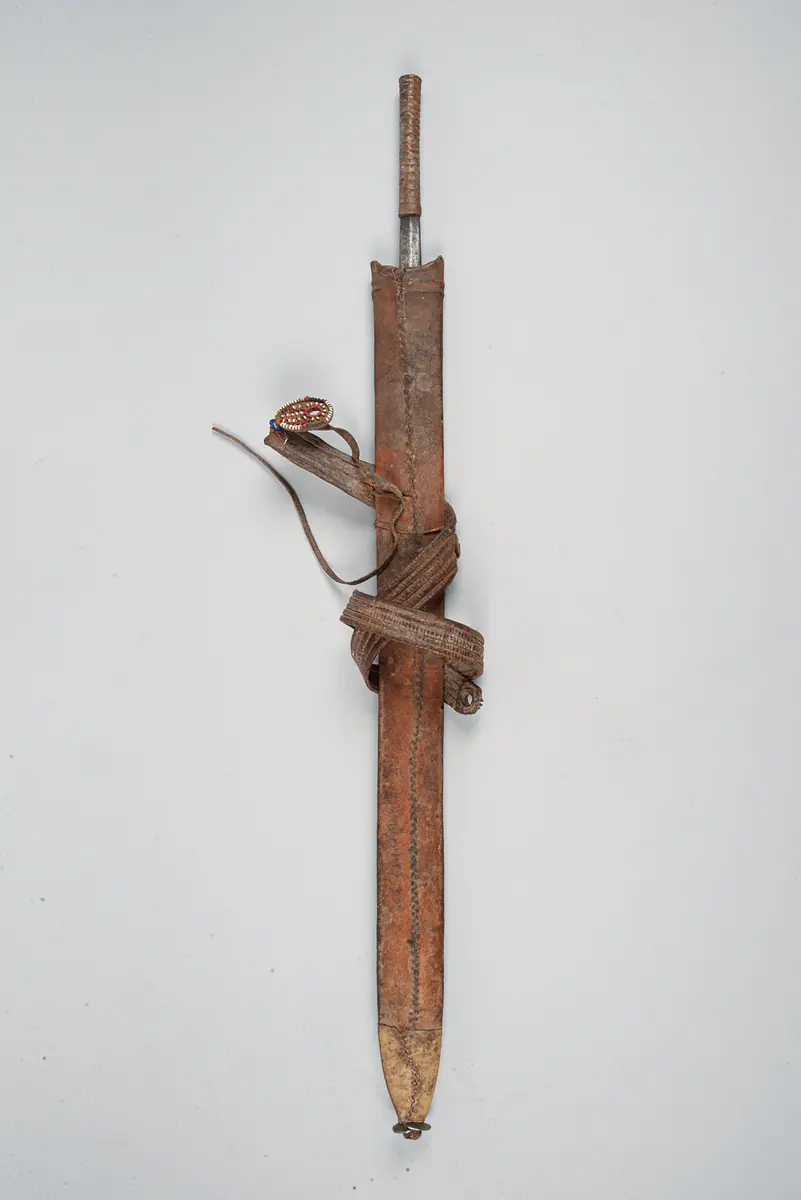 Schwert mit Scheide und Gürtel