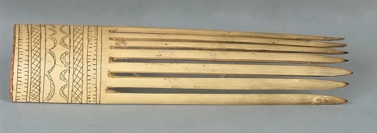 Decorative comb