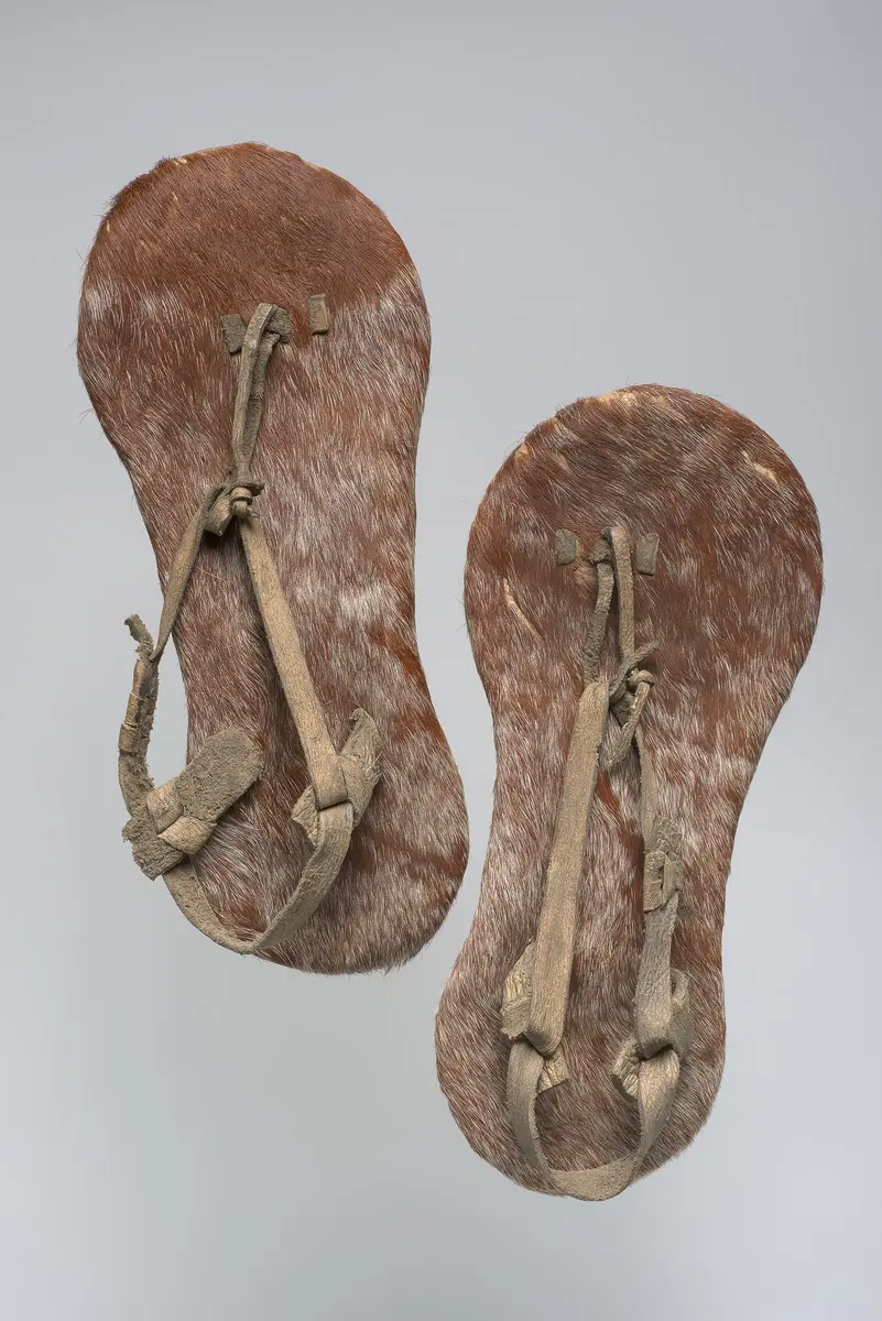 Paar Sandalen